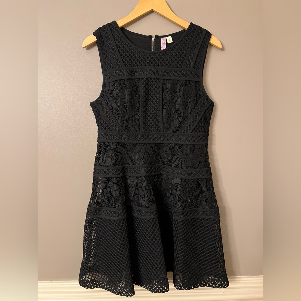Alya Boutique Elegant Black Lace Mini Dress